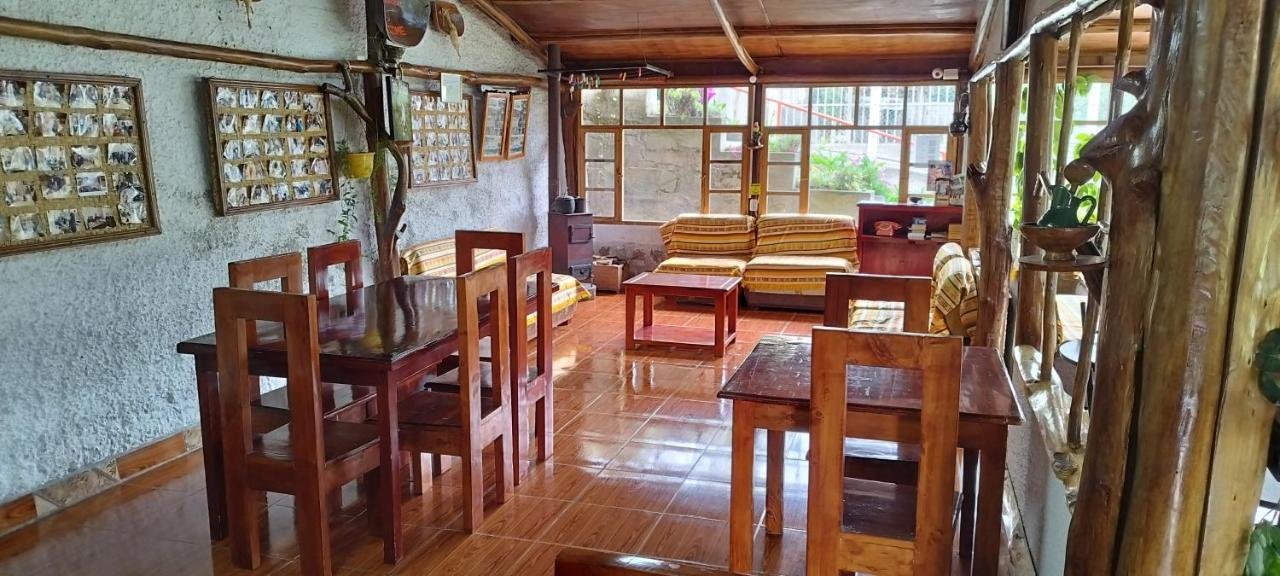 Hostal Taita Cristobal Isinlivi Esterno foto