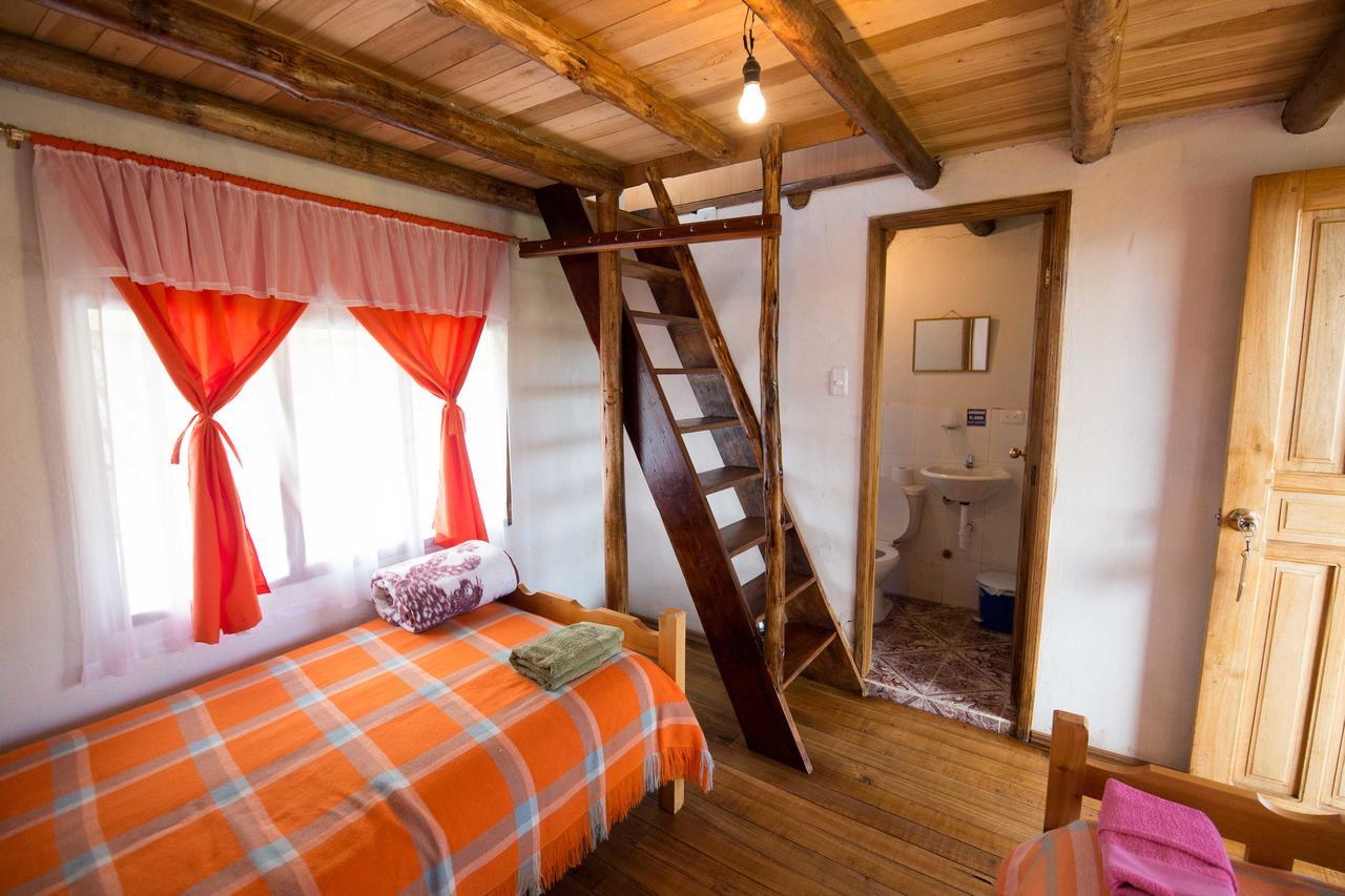 Hostal Taita Cristobal Isinlivi Esterno foto
