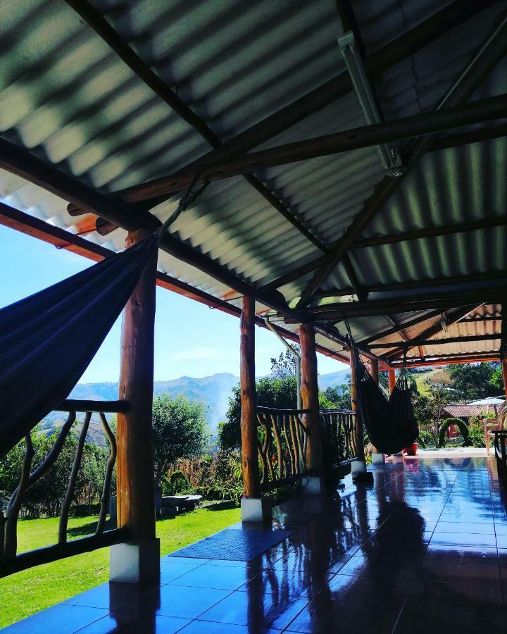 Hostal Taita Cristobal Isinlivi Esterno foto